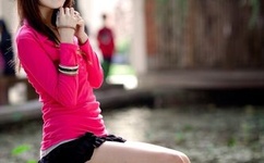 成人亚洲A片V一区二区中出片